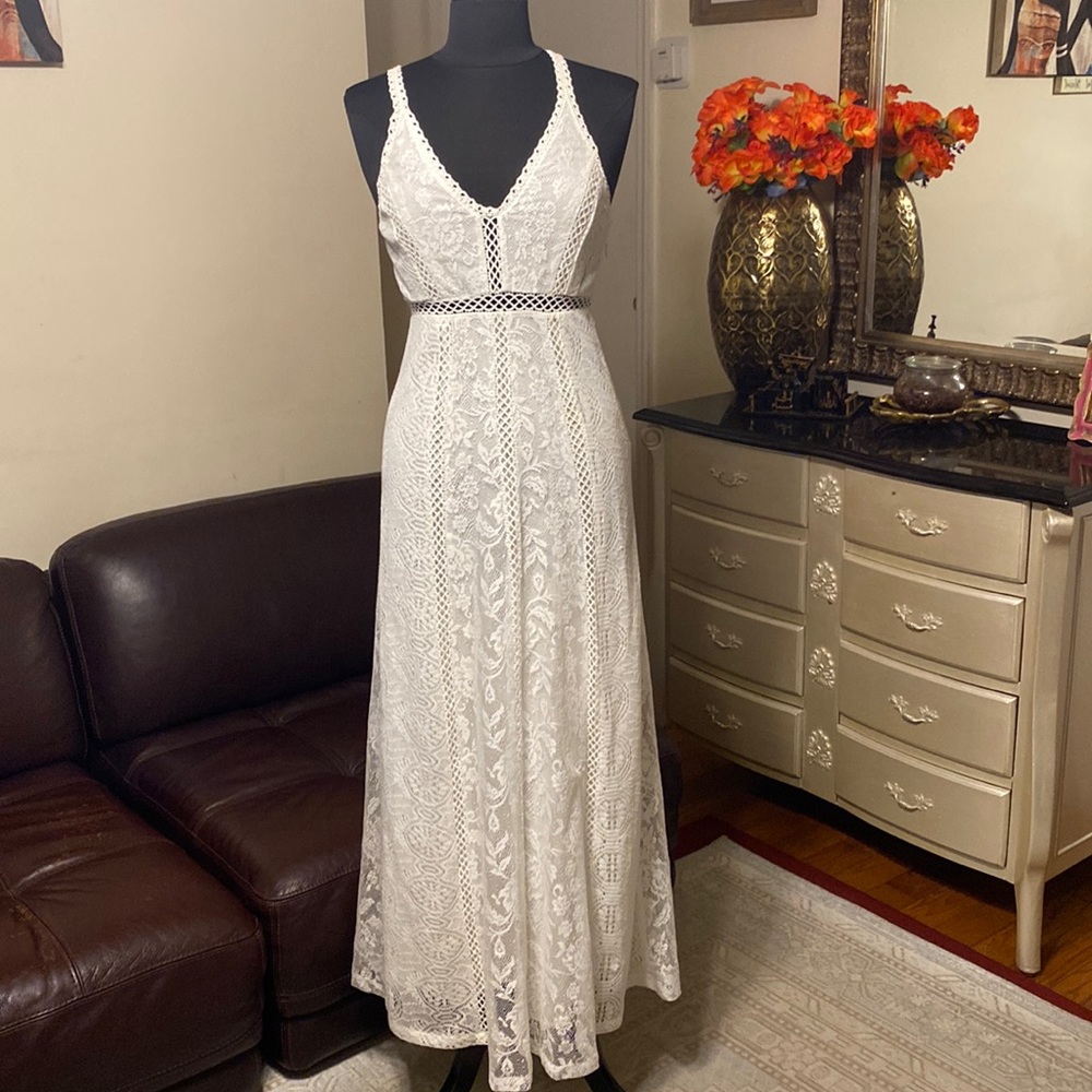 NWT TULAROSE WOMEN’S BEAUTIFUL LACE DRESS NICE FOR BABY CHOWER BIRTHDAYS…
